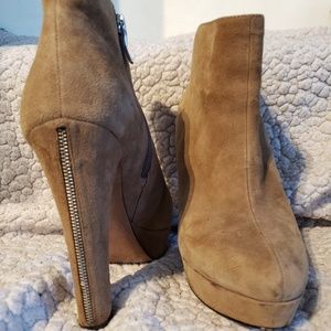 Tan ankle boots (heeled)